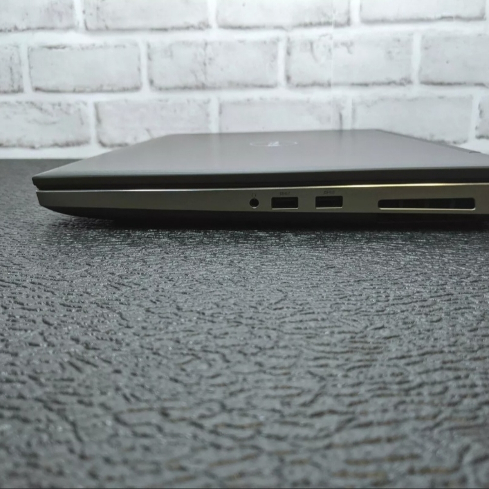 Laptop - Picture 12 of 12